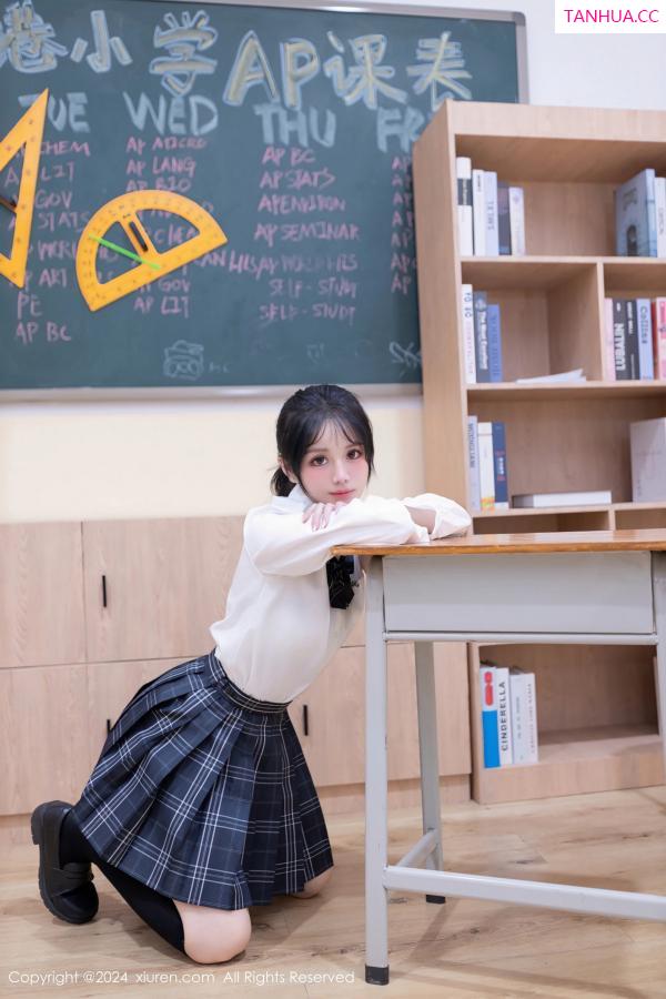   [XiuRen]高清写真图 2024.02.02 No.8058 幼幼 美腿性感第56张图片